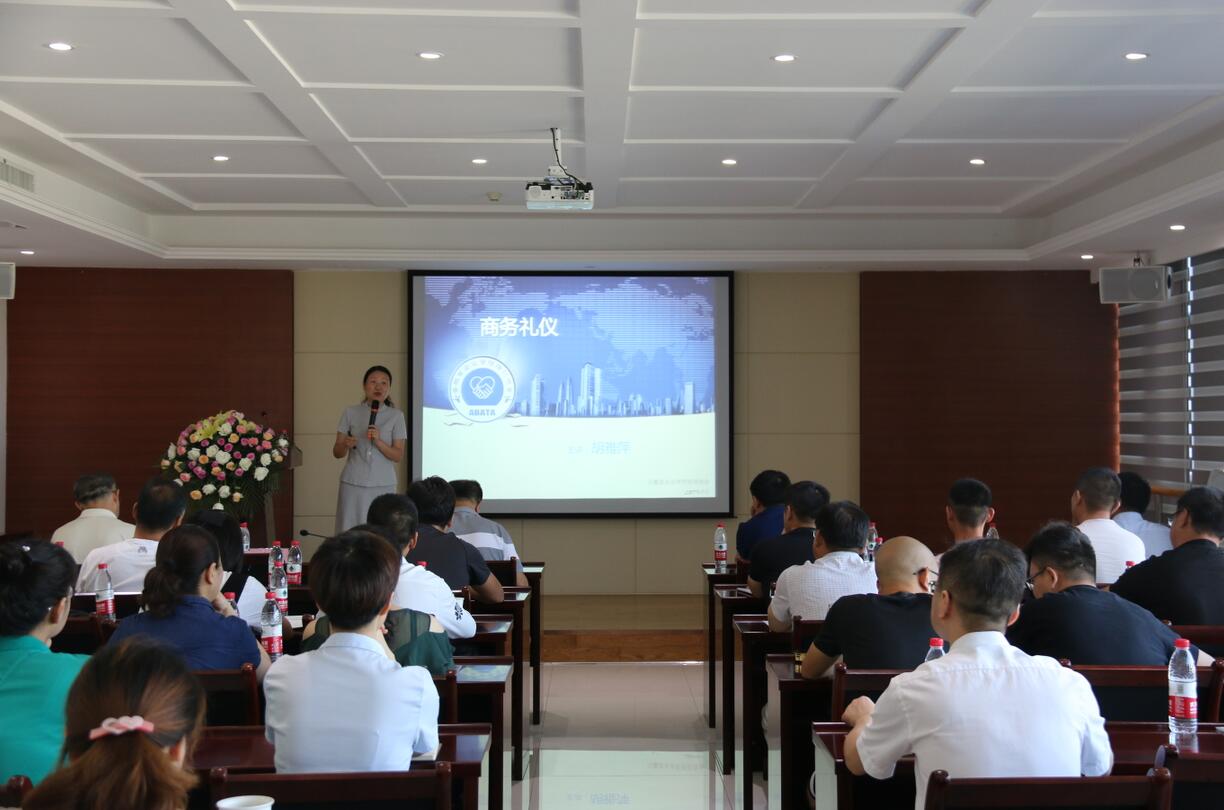 华人策略最新地址