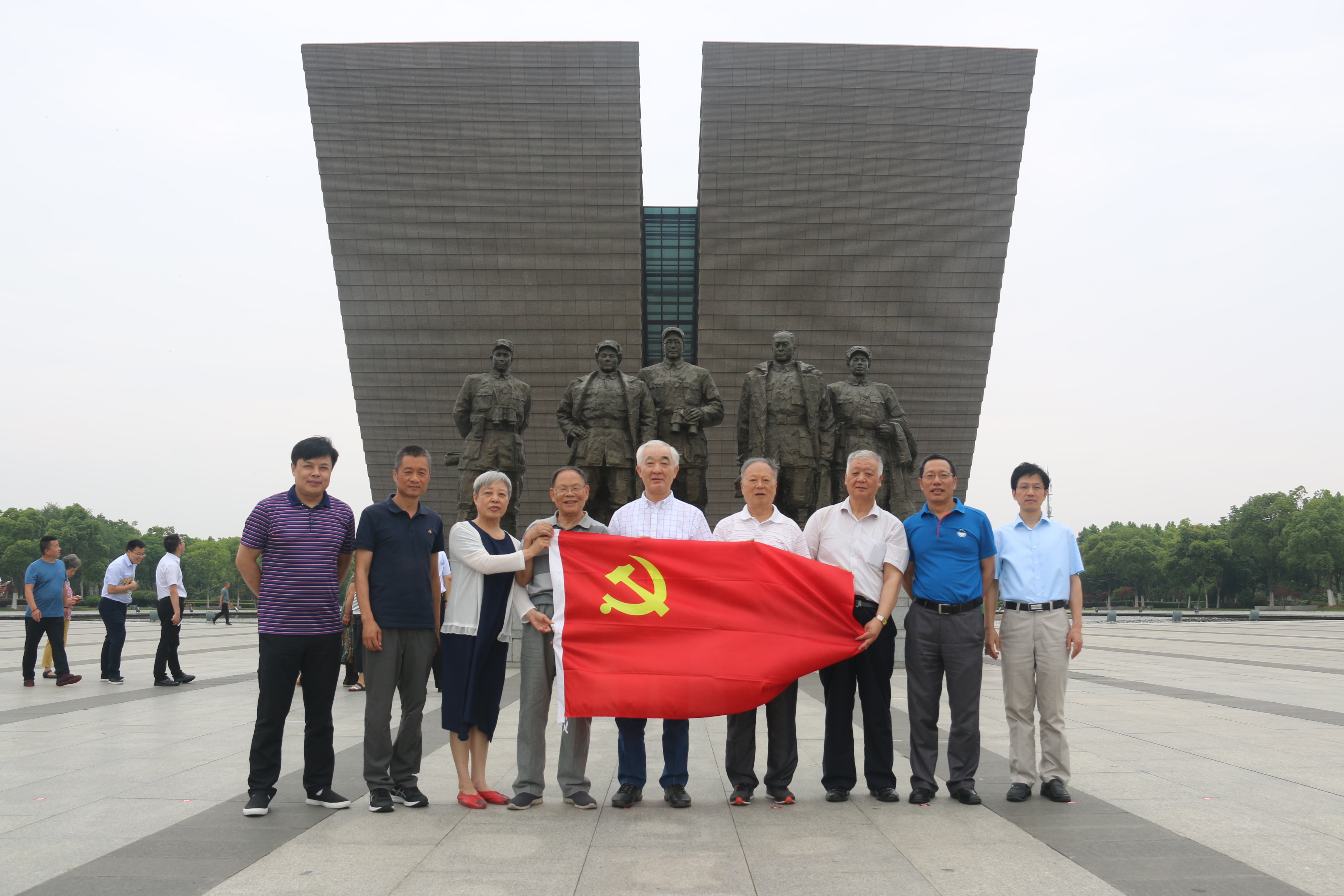 华人策略最新地址