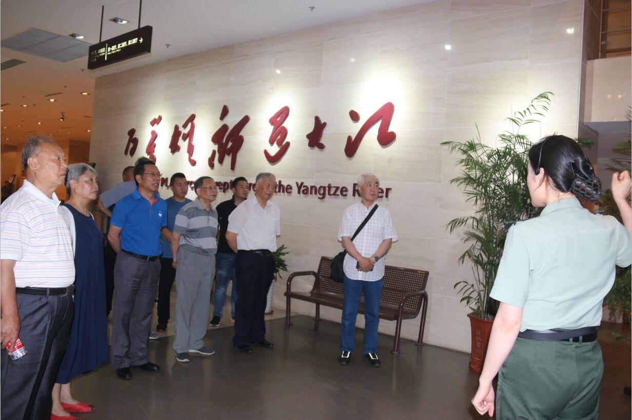 华人策略最新地址